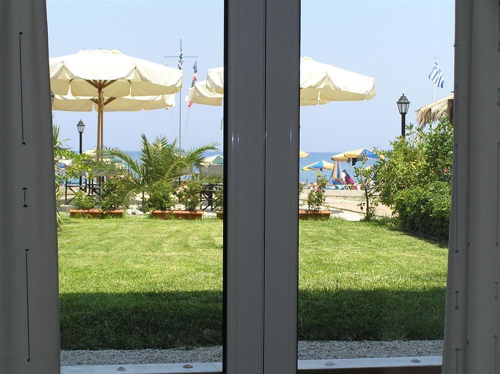 Katerina Seaside Studios ปลาเตเนียส ภายนอก รูปภาพ