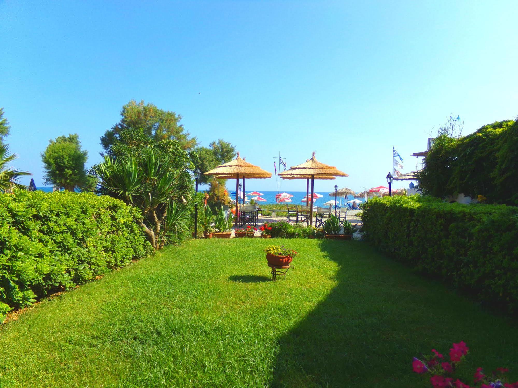 Katerina Seaside Studios ปลาเตเนียส ภายนอก รูปภาพ